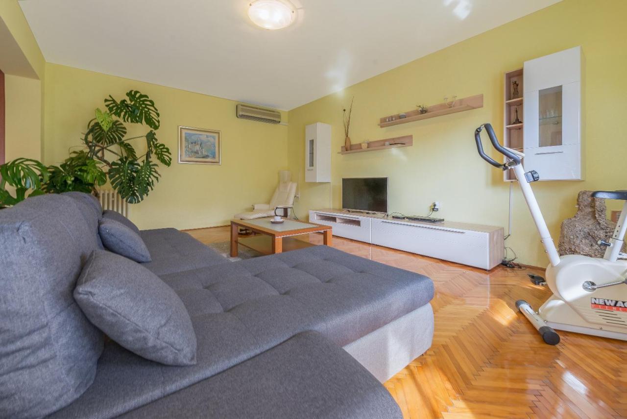 Apartment Odesa With Shared Pool