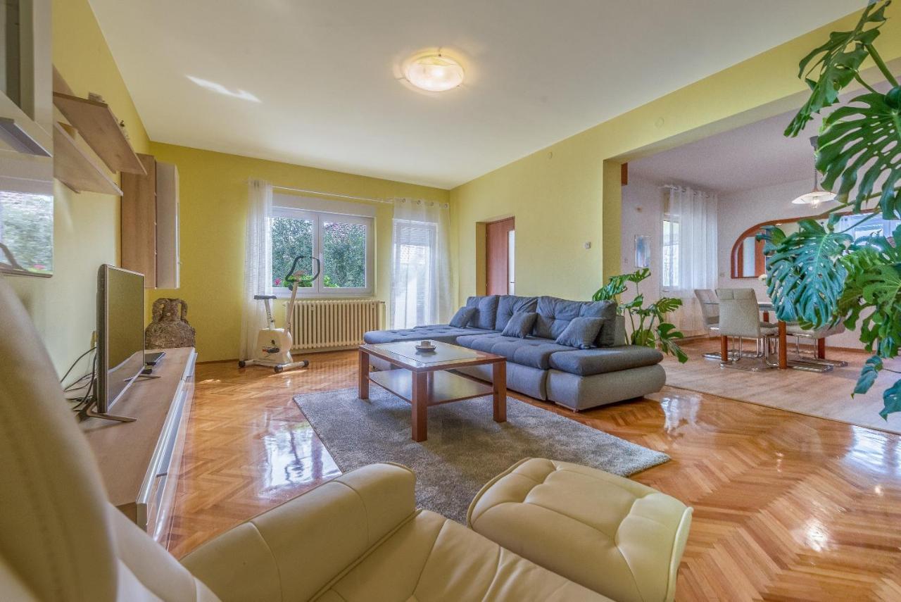 Apartment Odesa With Shared Pool *