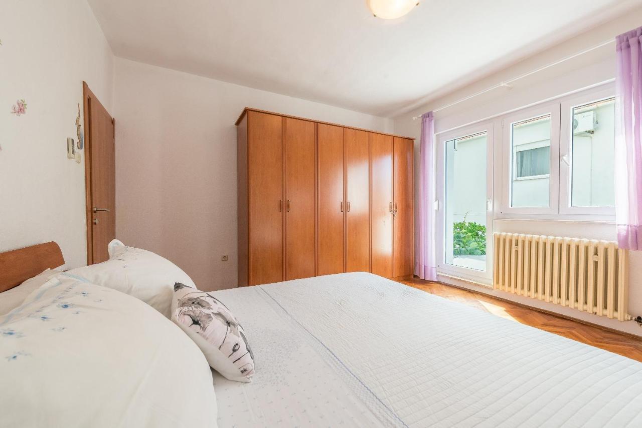 Odesa With Shared Pool Apartment