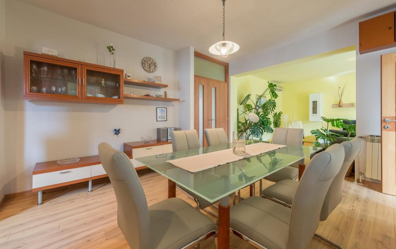 Apartment Odesa With Shared Pool