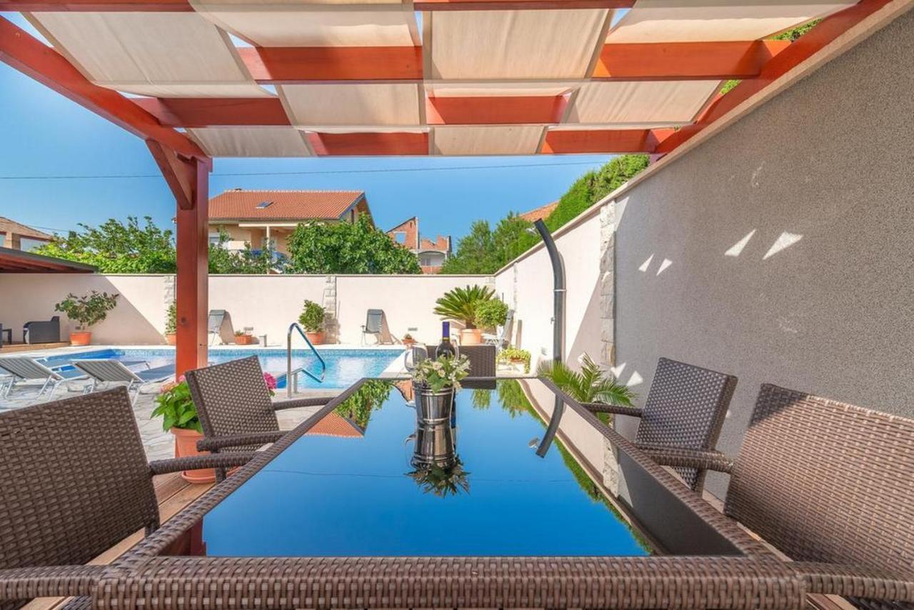 Apartment Odesa With Shared Pool *