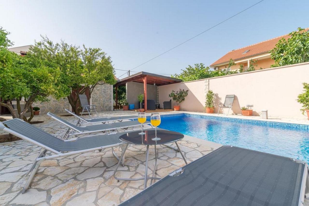 Odesa With Shared Pool Apartment Zadar