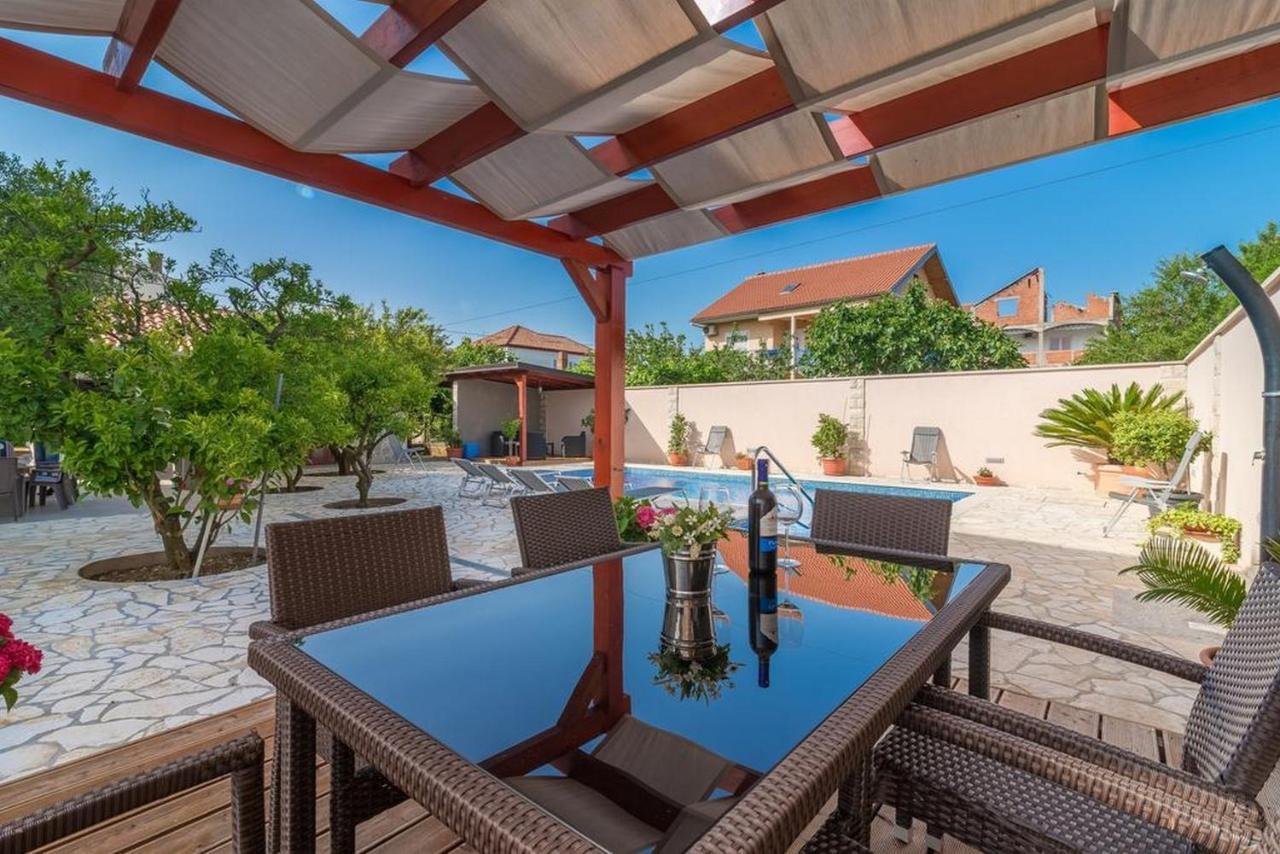 Odesa With Shared Pool Apartment
