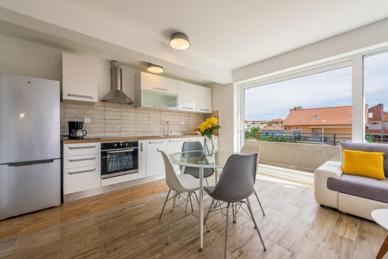 Odesa With Shared Pool Apartment