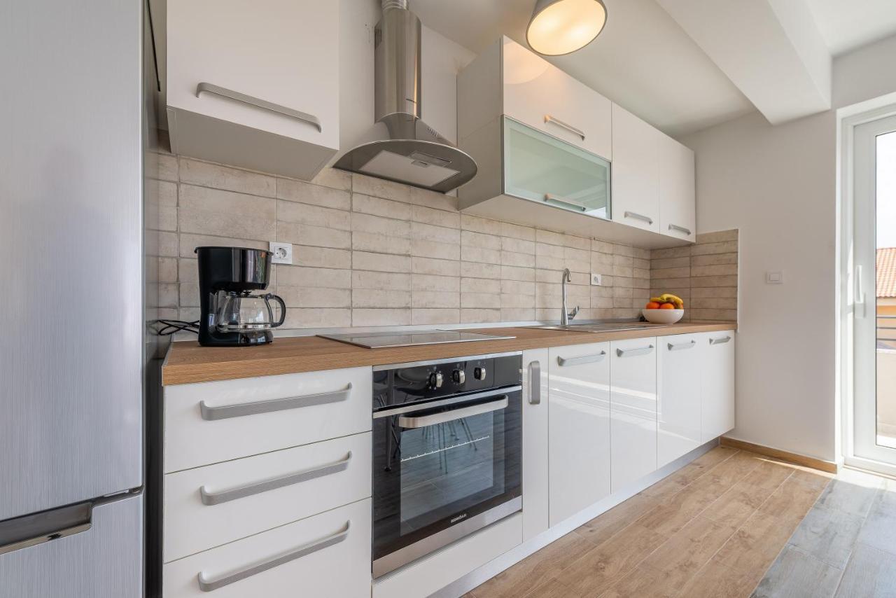 Odesa With Shared Pool Apartment *