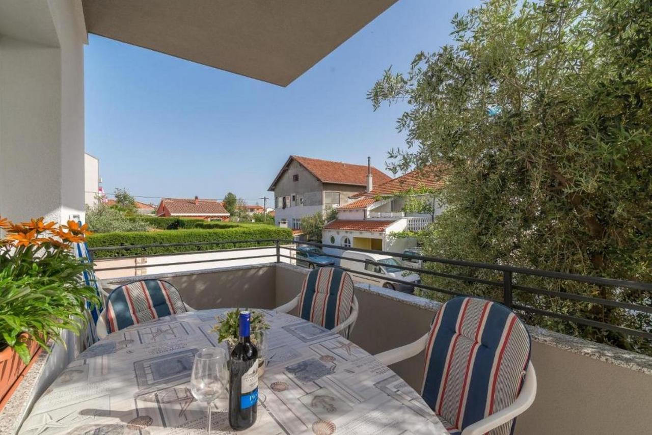 Odesa With Shared Pool Apartment *