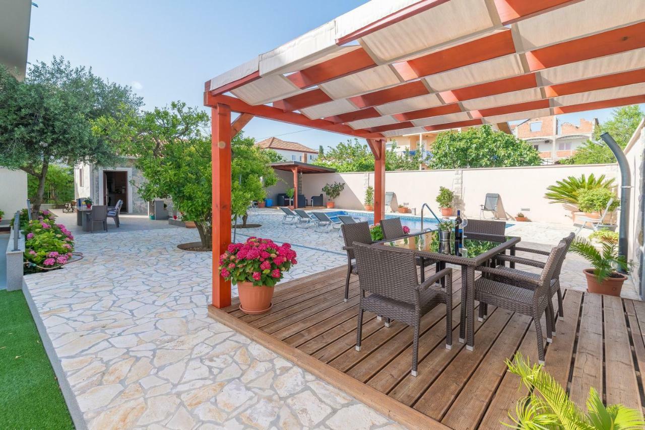 Apartment Odesa With Shared Pool Zadar