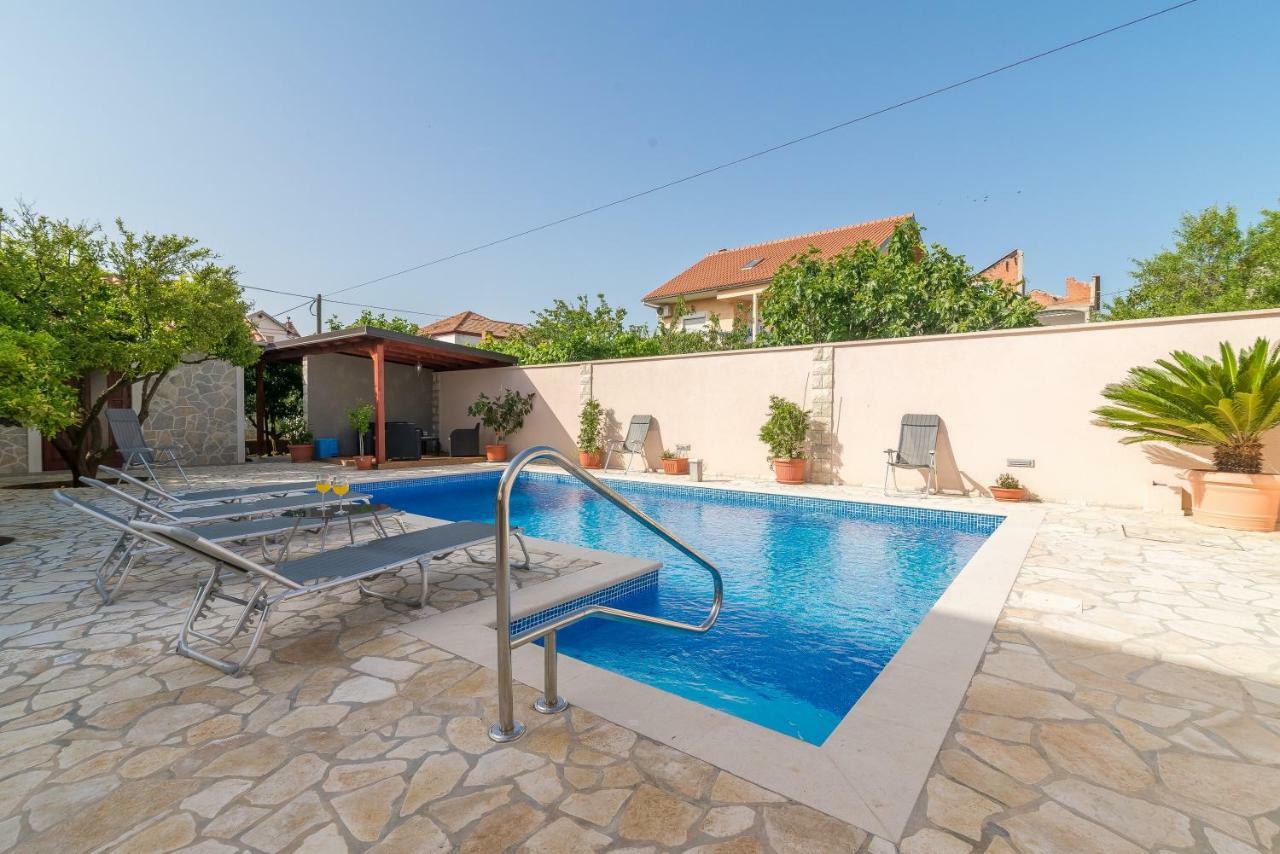 Apartment Odesa With Shared Pool *