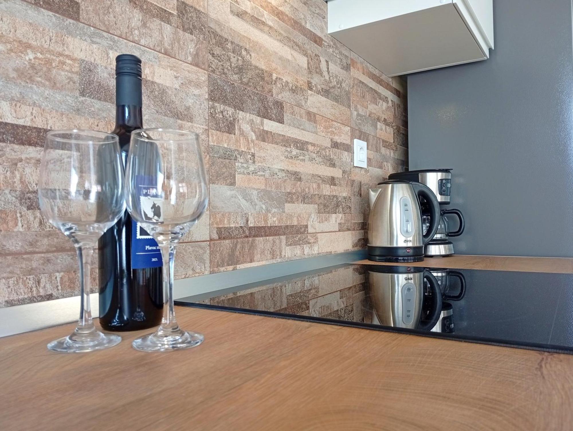 Odesa With Shared Pool Apartment *